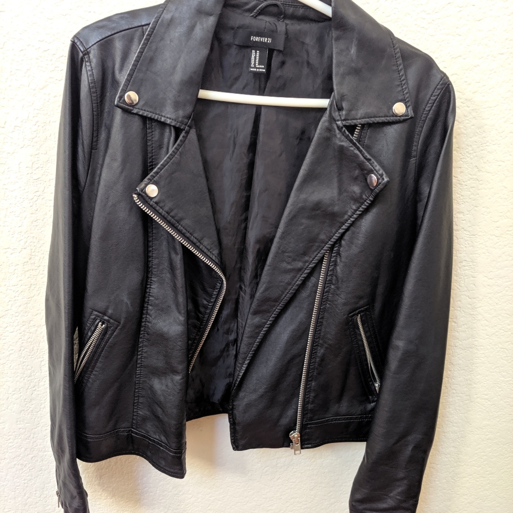 Forever 21 | Faux leather jacket (M)